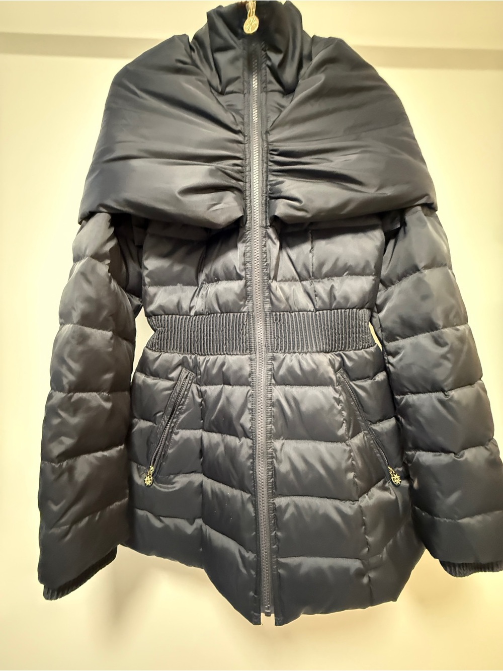 Women‘s Hooded Quilted Puffer Jacket - Black